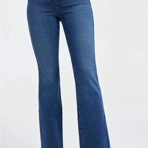 NEW AMERICAN - Indigo 422 Good Curve Jeans -Size 12/31